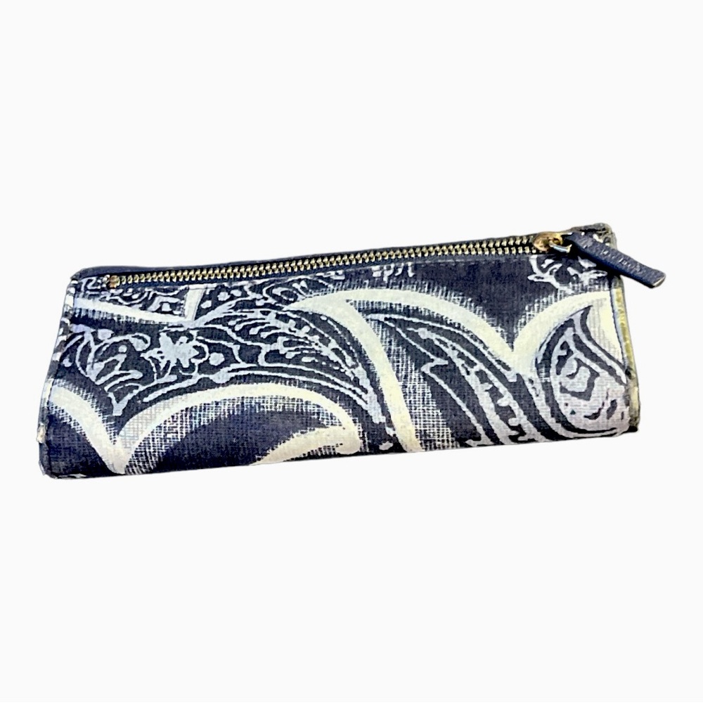 Vera Bradley Wallet in Indio. - Picture 3 of 5